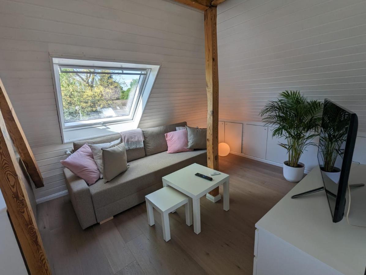 Helles Dachgeschoss-Appartement Krefeld Kültér fotó
